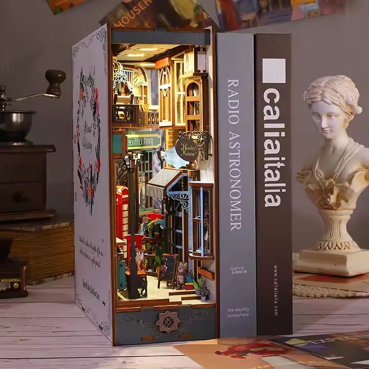 Book Nook - Ruelle (18,2 x 8,5 x 24,5 cm)